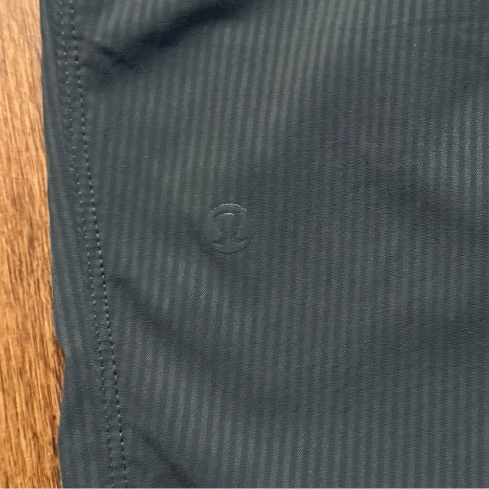 Lululemon Surge Joggers in gray stripes size M - Picture 10 of 16